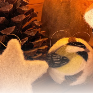 [Ref.033] Decoracions  Nadalènques amb llana amb Esther Tomàs (14/12/2025)